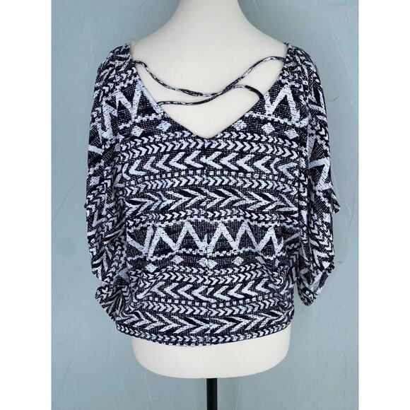 Mason & Mackenzie Black Women’s Top - Picture 2 of 7